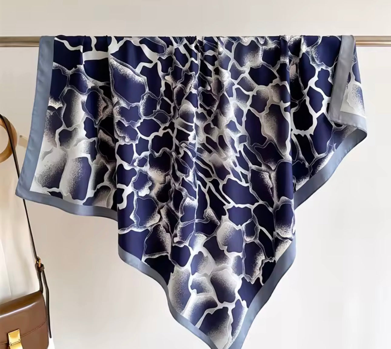 Luxurious Scarf 90 cm