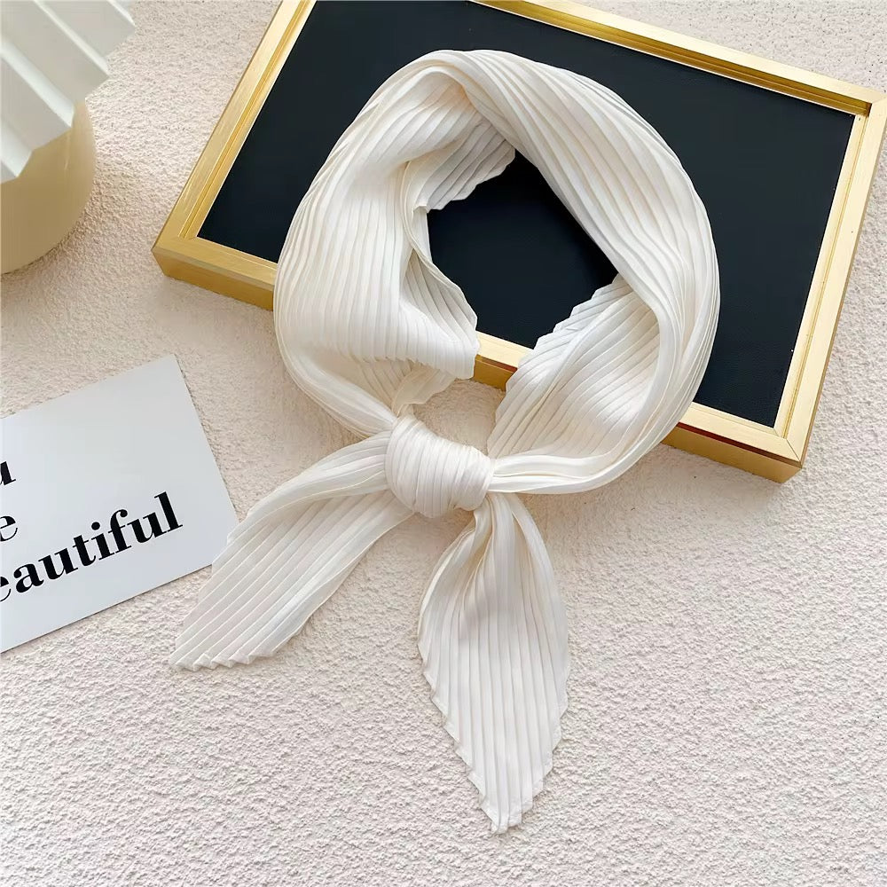 Solid color pleated scarf