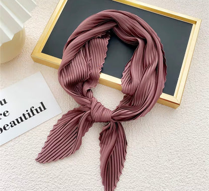 Solid color pleated scarf