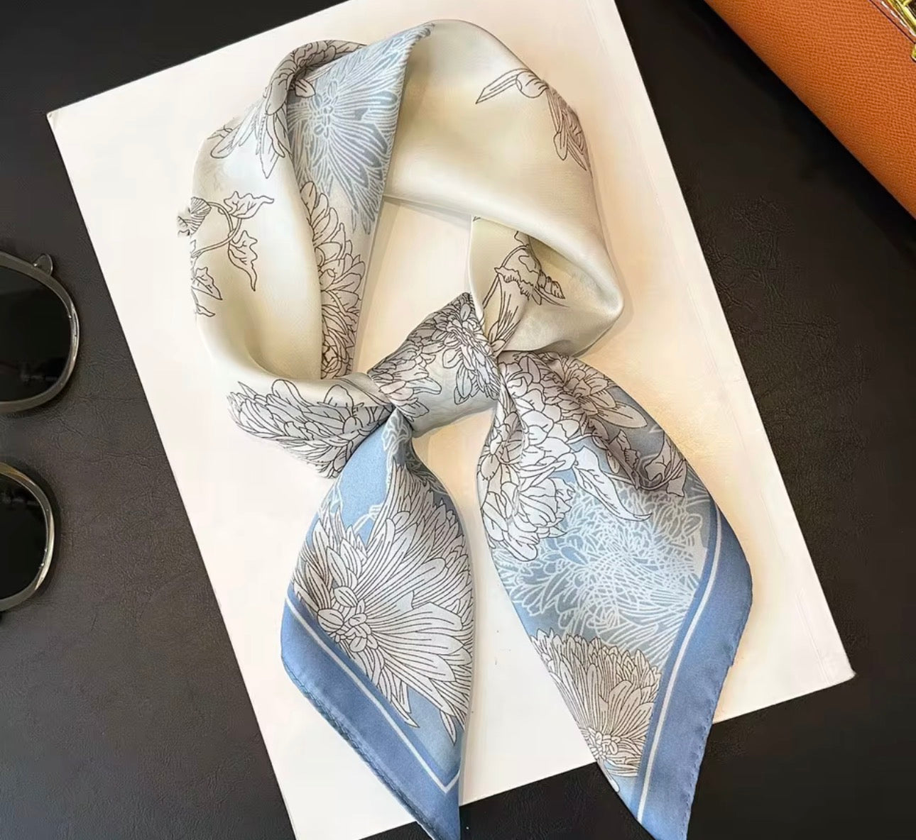 Stylish Scarf 68 cm