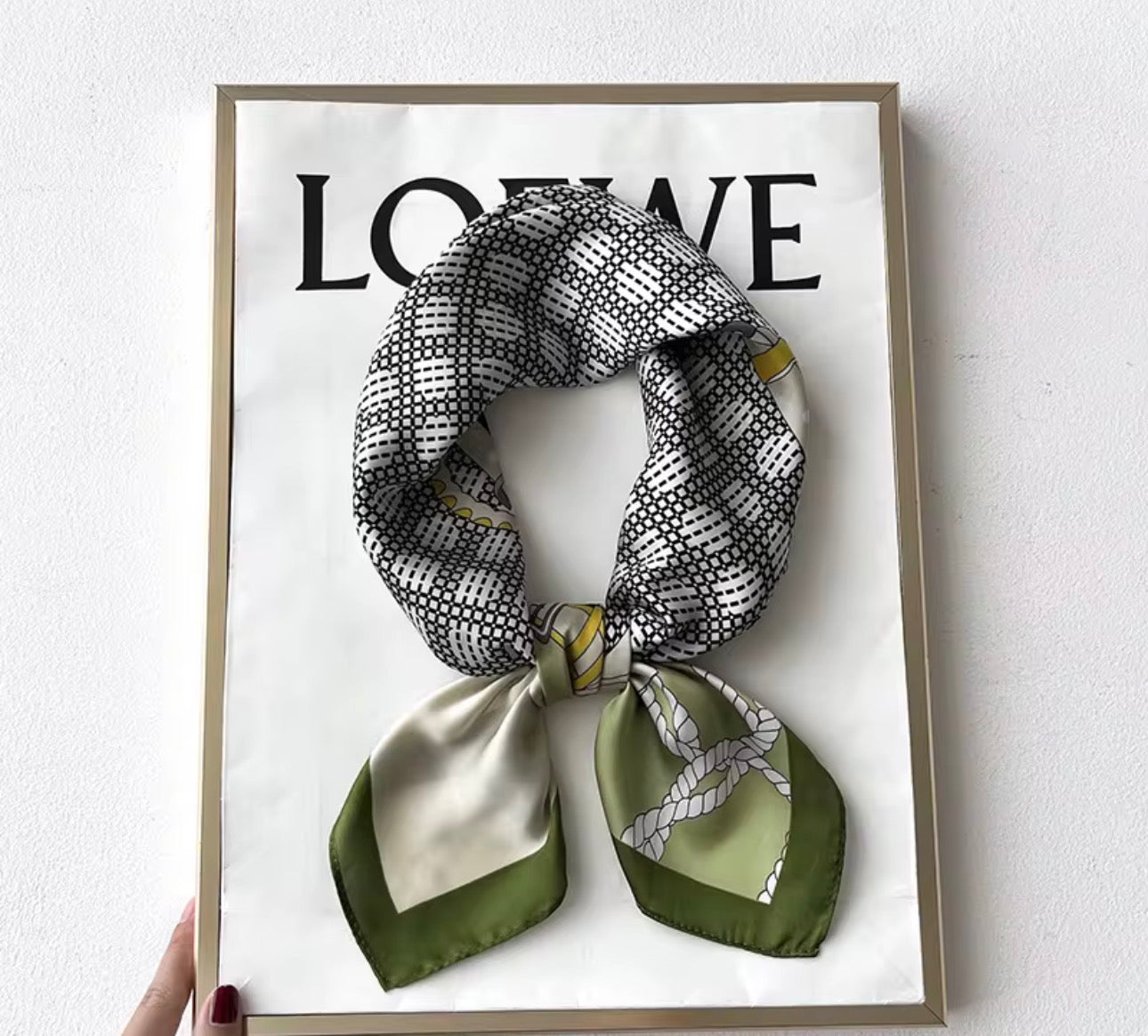 Elegant Scarf 68 cm