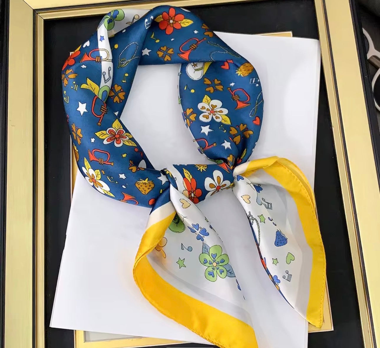 Stylish Scarf 68 cm