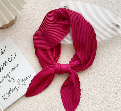 Solid color pleated scarf