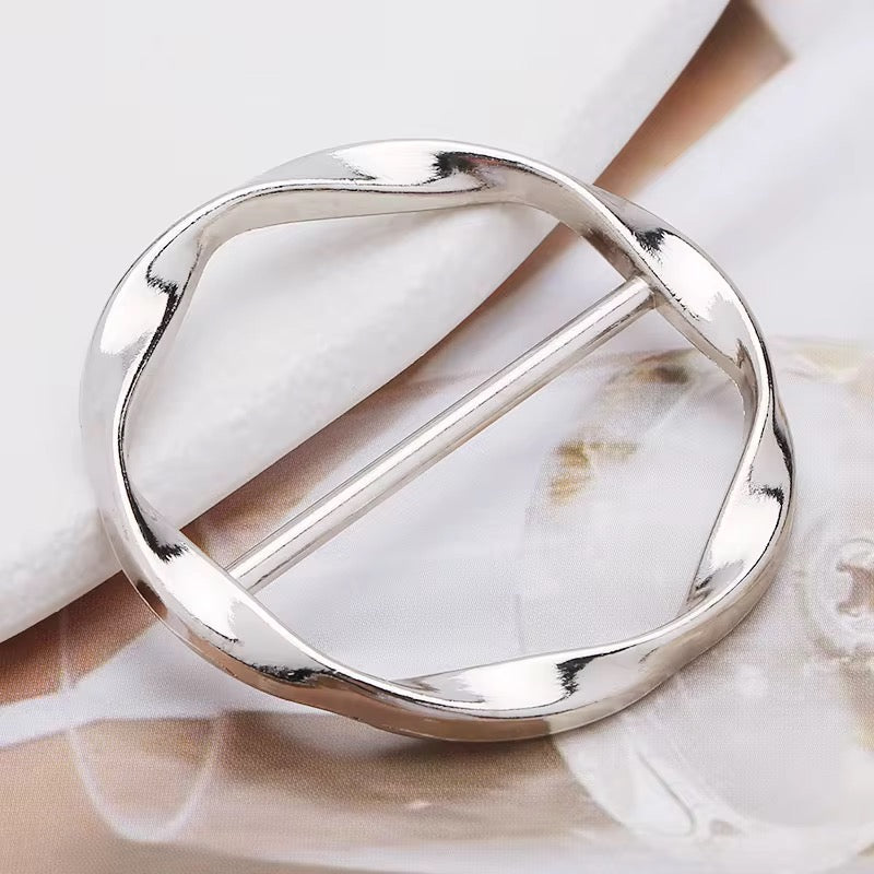 Scarf round buckle
