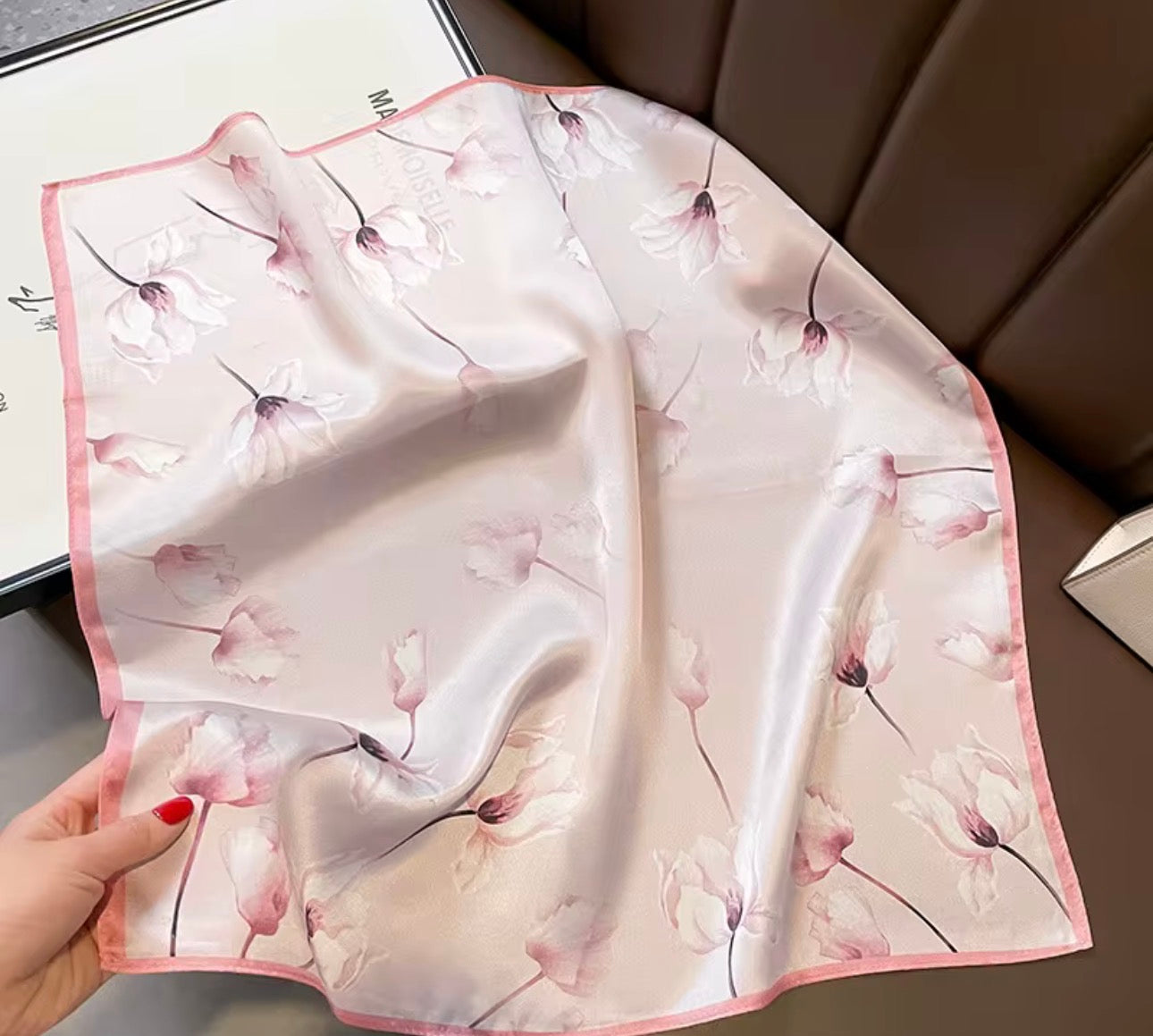 Elegant Scarf 68 cm
