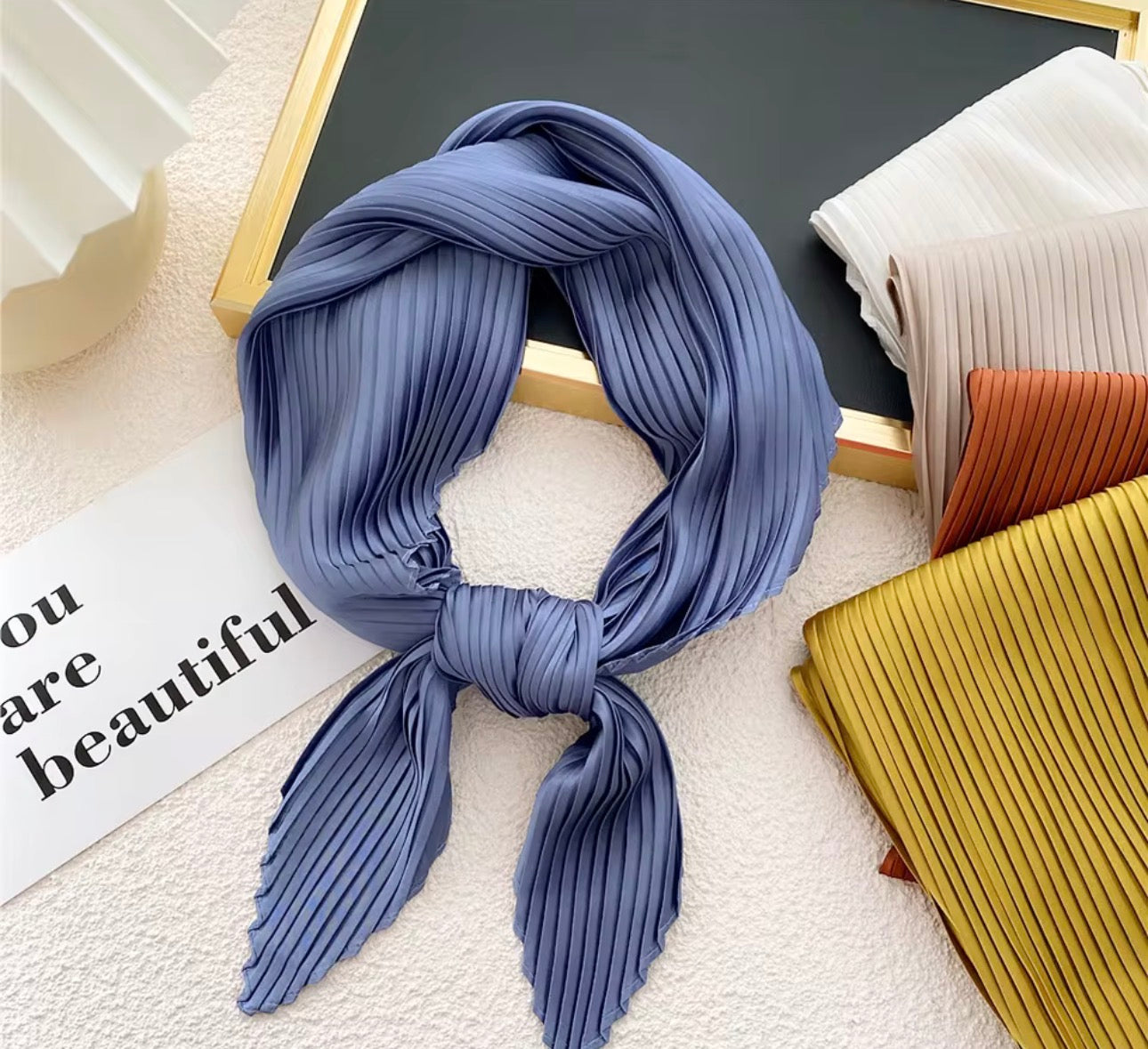 Solid color pleated scarf