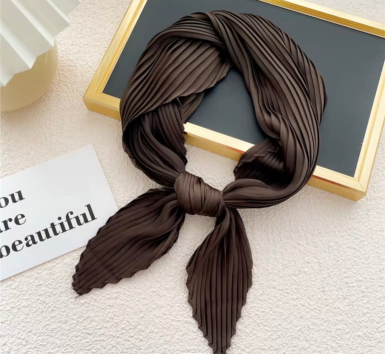 Solid color pleated scarf