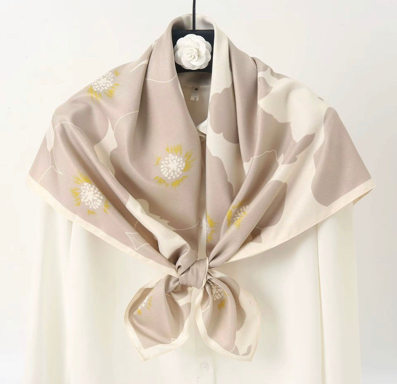 Luxurious Scarf 90 cm